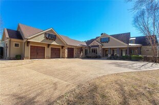 1086 Arbor Hill Rd in Canton, GA - Building Photo