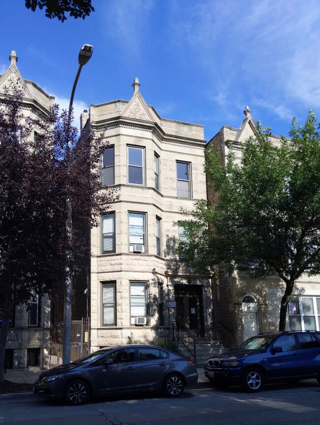 property at 1039 S Racine Ave