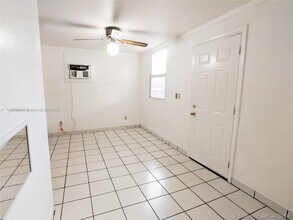 2433 SW 11th St in Miami, FL - Building Photo - Building Photo