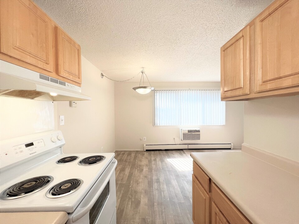 Westchester Towers in Wayne, MI - Foto de edificio