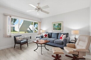 421 12th Ave S, Unit SI FL1-ID1605272P in Naples, FL - Building Photo