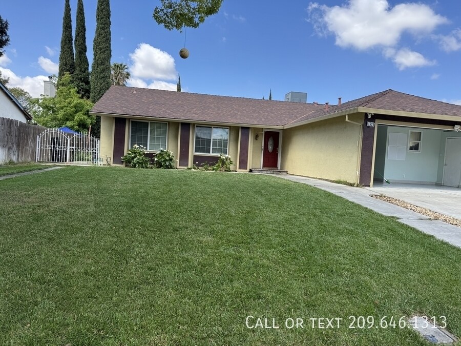 1525 Griffith Pl in Tracy, CA - Building Photo