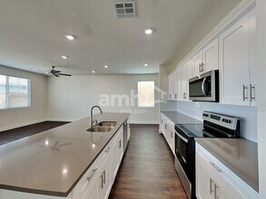 252 Yasmin Daylily Pl in Henderson, NV - Building Photo - Building Photo