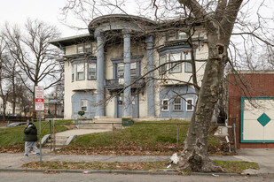 677 Clinton Ave in Newark, NJ - Foto de edificio - Building Photo