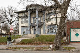 677 Clinton Ave in Newark, NJ - Building Photo - Building Photo