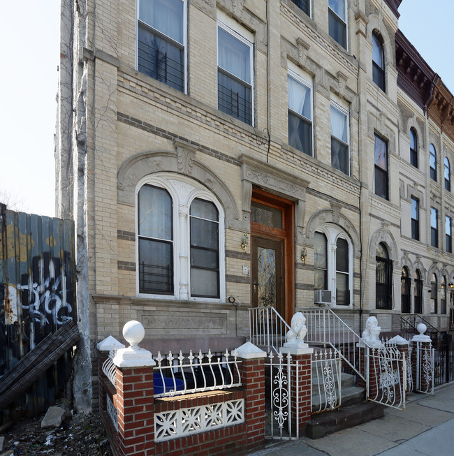 460 Madison St in Brooklyn, NY - Building Photo - Building Photo