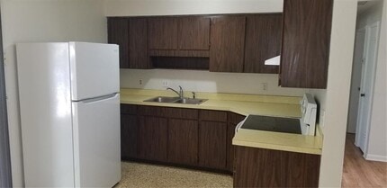 414 N Fowler Dr in Deltona, FL - Building Photo - Building Photo