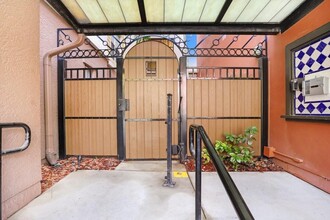2440 W Horatio St in Tampa, FL - Building Photo - Building Photo