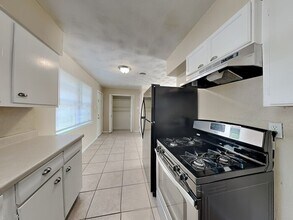 2925 Caribbean Dr in Mesquite, TX - Foto de edificio - Building Photo