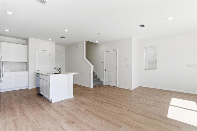 564 Preston Cv Dr in St. Cloud, FL - Building Photo - Building Photo