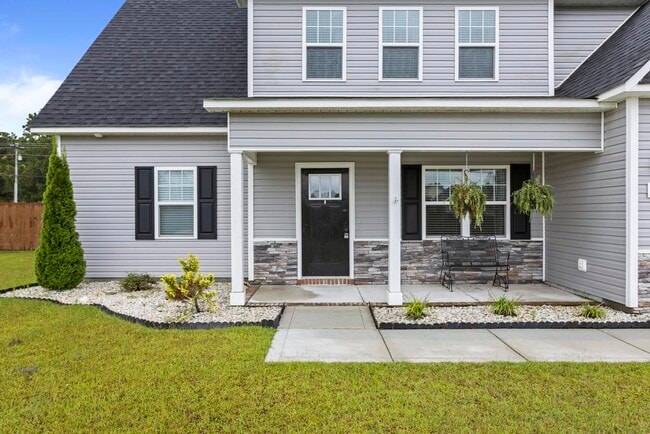 202 Breakwater Dr in Sneads Ferry, NC - Building Photo - Building Photo