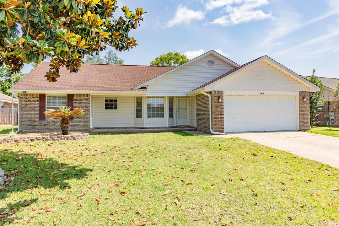 2831 Atoka Trail in Crestview, FL - Building Photo