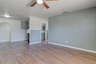 2203 E 29th St in Lubbock, TX - Building Photo - Building Photo