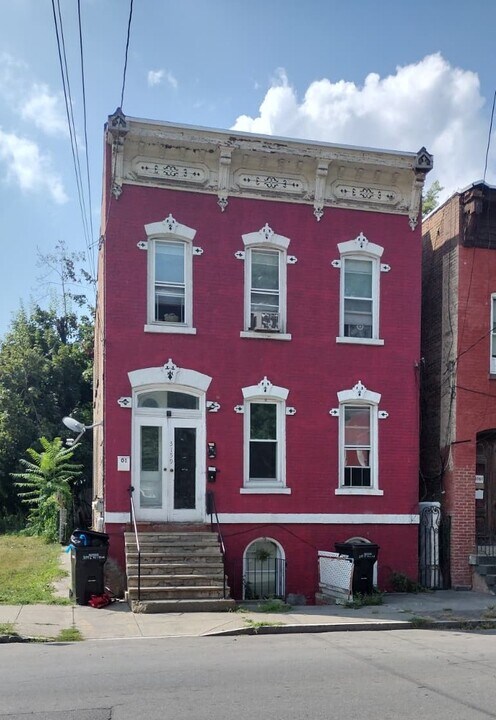 3159 6th Ave, Unit Basement in Troy, NY - Building Photo