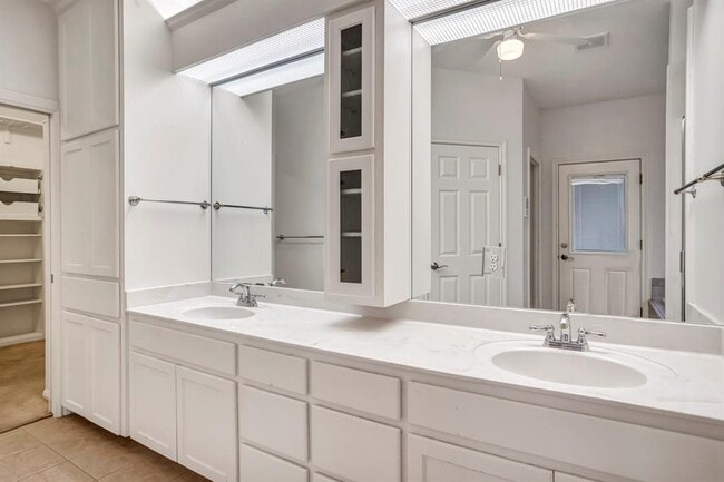 4504 Wild Dunes Ct in Austin, TX - Building Photo - Building Photo
