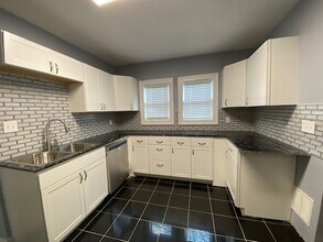 2411 E Genesee St, Unit 1 in Syracuse, NY - Foto de edificio - Building Photo