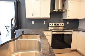 125 Elmira Rd, Unit B in Ithaca, NY - Building Photo - Building Photo