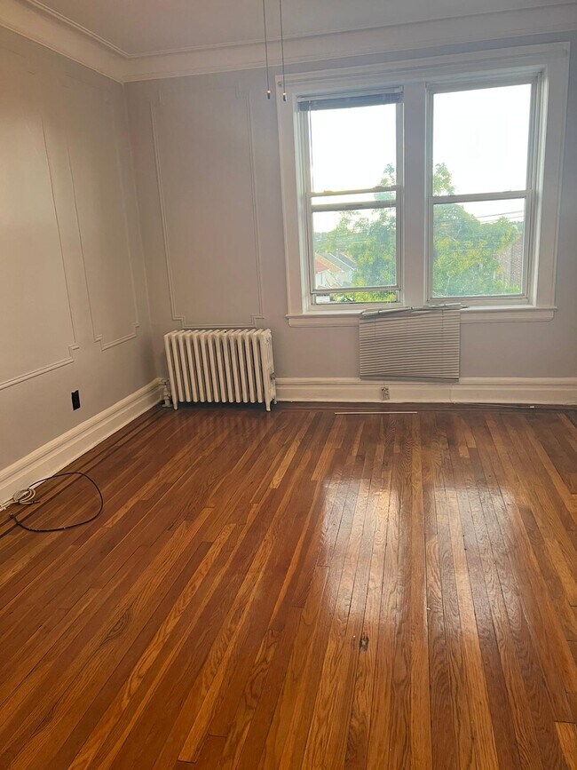 689 Sanford Ave, Unit 201 in Newark, NJ - Foto de edificio - Building Photo