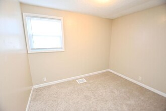 820 Lancaster Dr in South Bend, IN - Building Photo - Building Photo