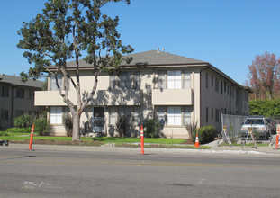 1173 E Carson St in Long Beach, CA - Foto de edificio - Building Photo