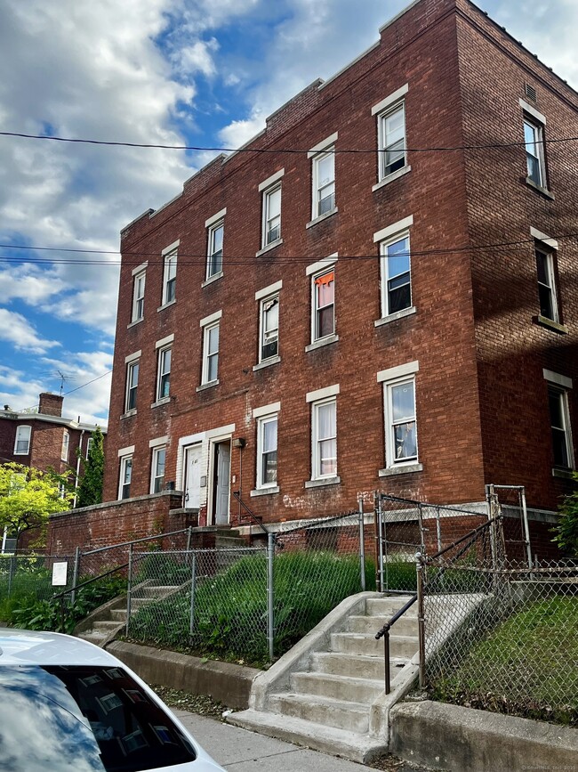 property at 143 Putnam St