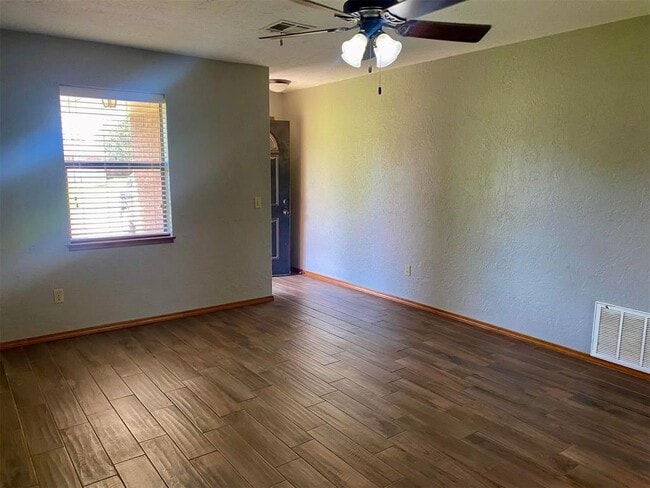 137 Elmwood Ave in Weatherford, OK - Building Photo - Building Photo