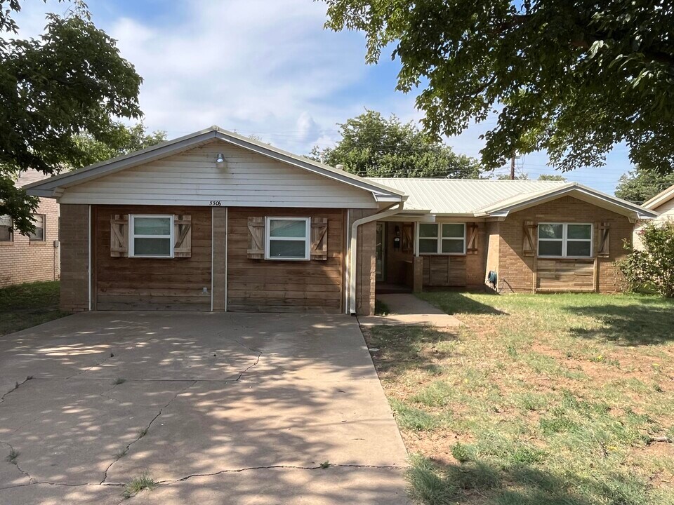 5506 12th St in Lubbock, TX - Building Photo