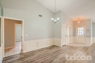 9610 Fox Hearst Rd in Tampa, FL - Foto de edificio - Building Photo