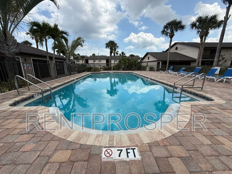 1069 Ellen Ct in Melbourne, FL - Building Photo
