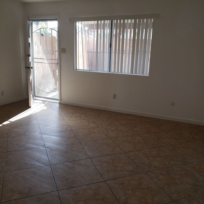 4124 Parker Ave in Bakersfield, CA - Foto de edificio - Building Photo