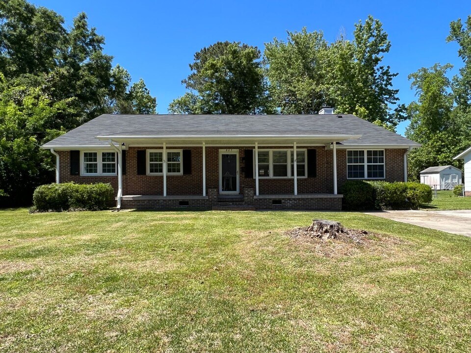 805 Gardenview Dr in Jacksonville, NC - Building Photo