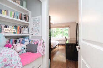 22 Allen St in East Longmeadow, MA - Building Photo - Building Photo