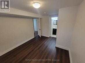 77 Ashford Ct in Brampton, ON - Building Photo - Building Photo