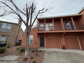 46 Arnold Dr in Novato, CA - Building Photo