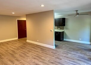 5600 Hillcrest Ln in Lisle, IL - Building Photo - Building Photo