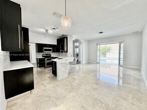 280 SW 167th Ave in Pembroke Pines, FL - Building Photo - Building Photo