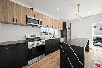 6049 Craner Ave in Los Angeles, CA - Building Photo - Building Photo
