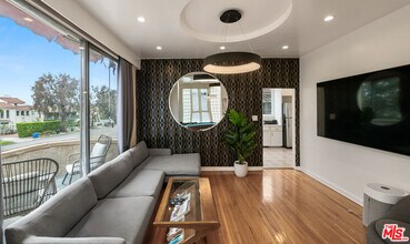 6255 W Olympic Blvd in Los Angeles, CA - Building Photo - Building Photo