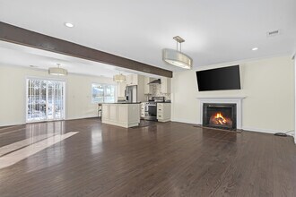 3225 Illinois Rd in Wilmette, IL - Foto de edificio - Building Photo