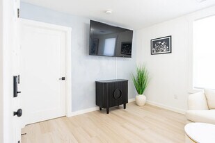 42 White St in Boston, MA - Building Photo