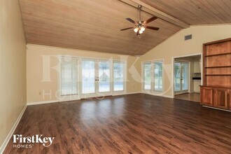 4911 Stonecrest Dr in Lakeland, FL - Foto de edificio - Building Photo