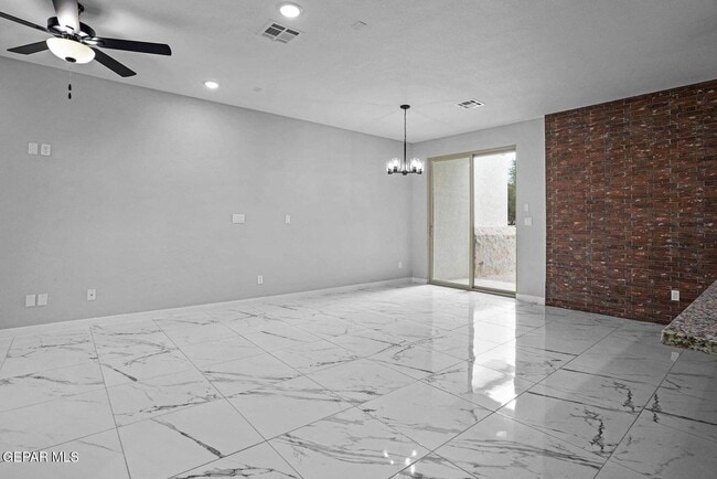 11492 Summer Dr in Socorro, TX - Building Photo - Building Photo