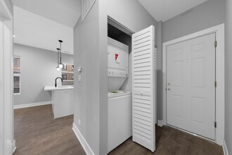 1407 W Flournoy St in Chicago, IL - Building Photo - Building Photo