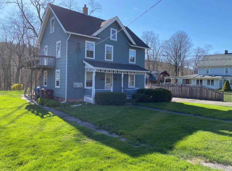 127 Perry St in Farmington, CT - Building Photo