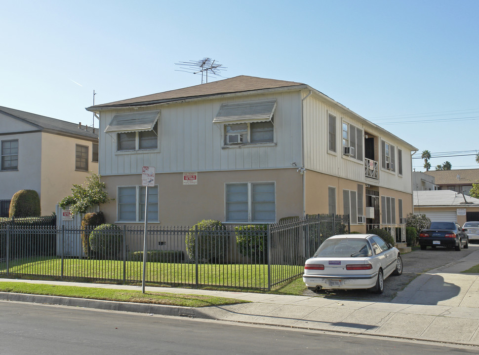 1439 S Bronson Ave in Los Angeles, CA - Building Photo