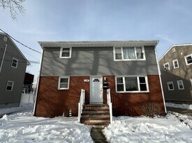 67 Maple Ave in Keansburg, NJ - Building Photo