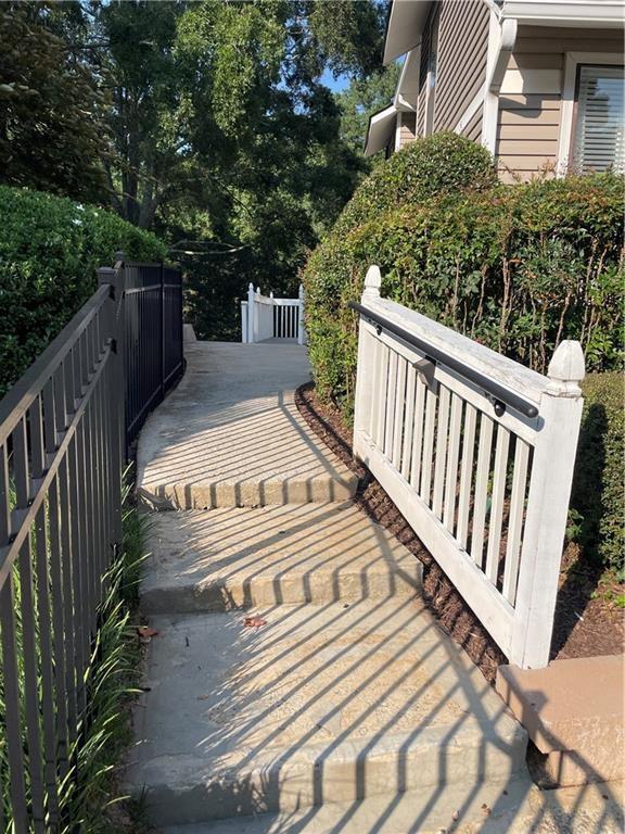 803 Wynnes Ridge Cir SE in Marietta, GA - Foto de edificio - Building Photo