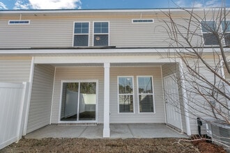 Haven at the Highlands in Savannah, GA - Building Photo - Building Photo