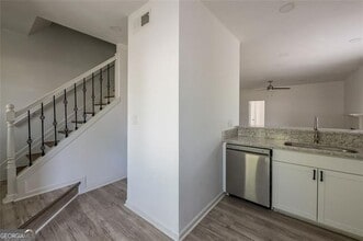 348 Lakeridge Ct in Riverdale, GA - Building Photo - Building Photo