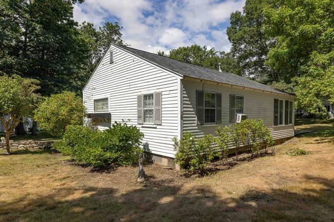 14 Red Mill Ln in Rye, NH - Foto de edificio - Building Photo